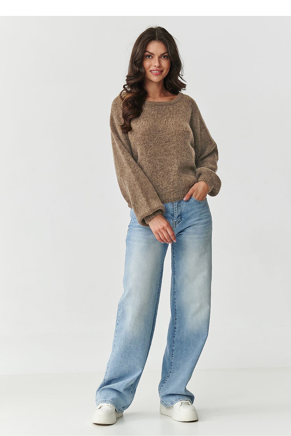 Maglione model 217384 Makadamia